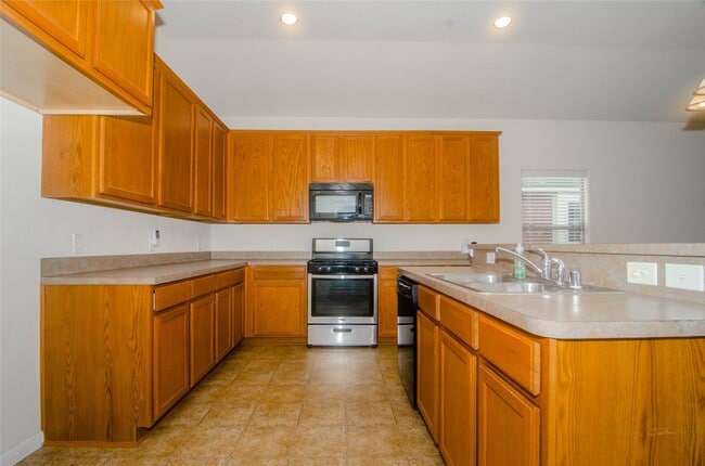 Building Photo - 18314 Fairwood Meadow Ct