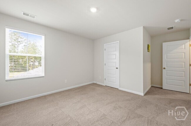 Building Photo - 142 Bottlebrush Dr