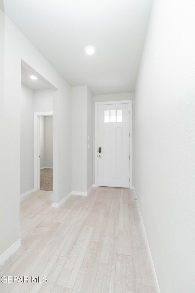 Building Photo - 13821 Madero Dr