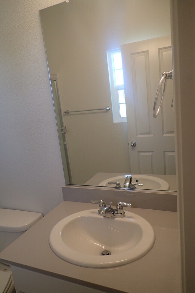 Building Photo - Gorgeous Brand New 4 bed 3 bath 2 story ho...