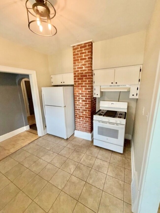 Building Photo - 750 E Delaware St