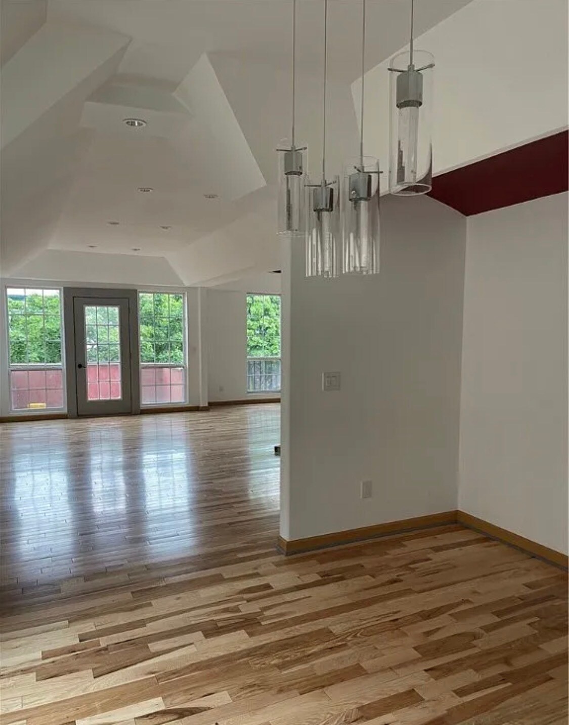 Building Photo - 48 Laurel St