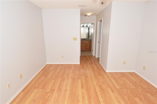 Building Photo - 10263 Gandy Blvd N
