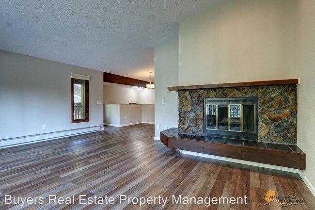 Building Photo - 3 br, 2 bath House - 7213 Foxridge Circle #1