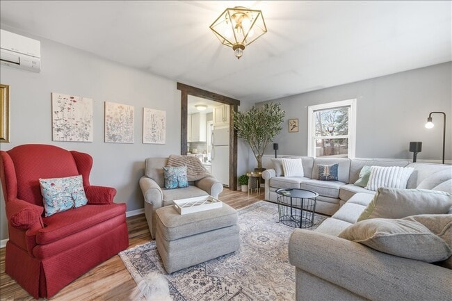 Building Photo - 321 Grant Ave