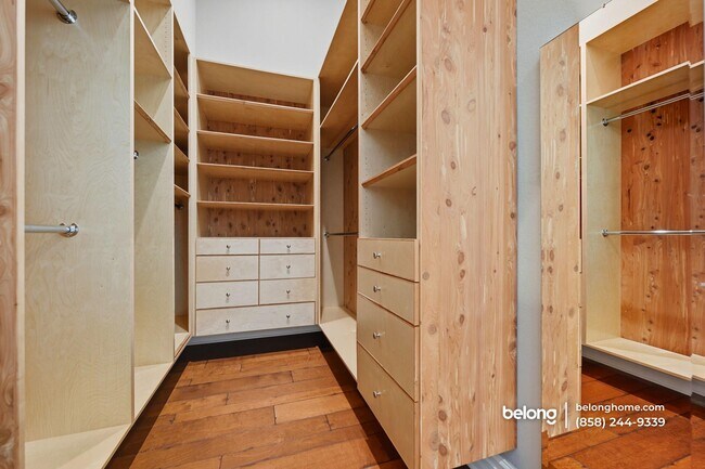Building Photo - 4911 Amador Dr