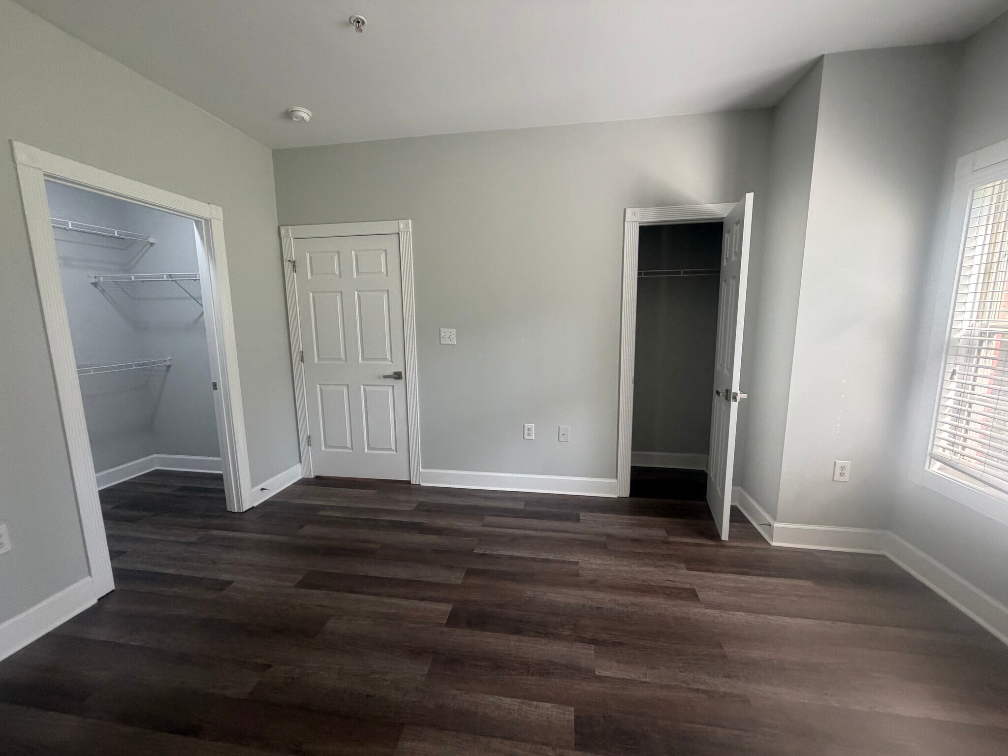Building Photo - 8733 Coralbell Ln