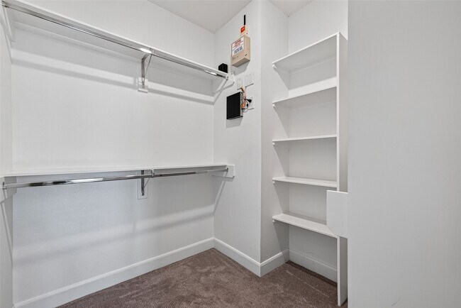 Building Photo - 2812 Grand Fountains Dr