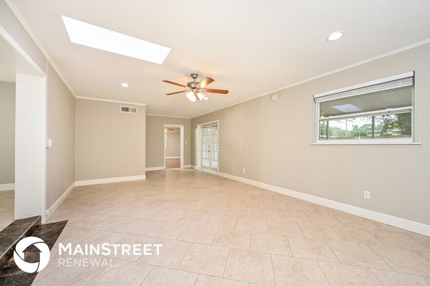 Building Photo - 632 Ryan Ave