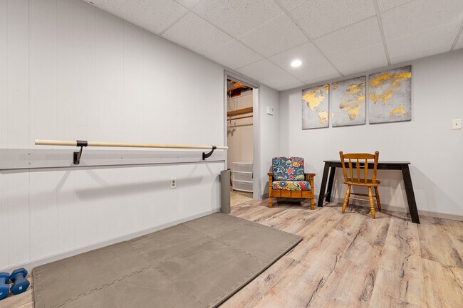 Building Photo - 348 Willow Grove Dr