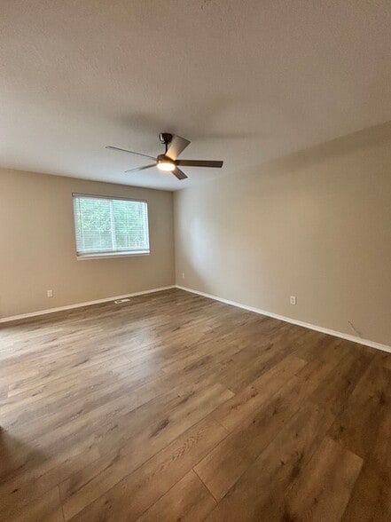 Building Photo - 57 SW 206th Ave