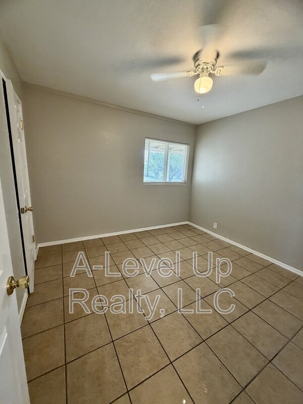 Building Photo - 2705 S Monterey Vista