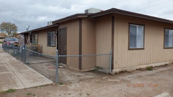 Building Photo - 441 W 20th Ave