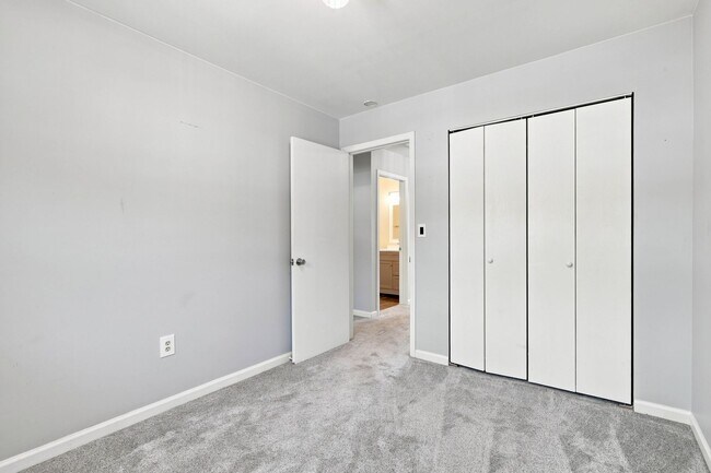 Building Photo - 1008 Cloverton Dr
