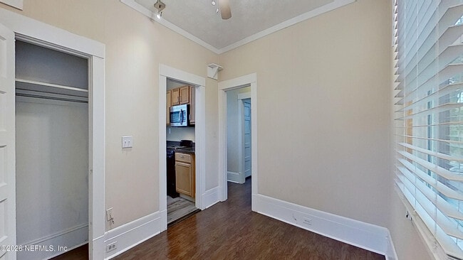 Building Photo - 1513 Palm Ave