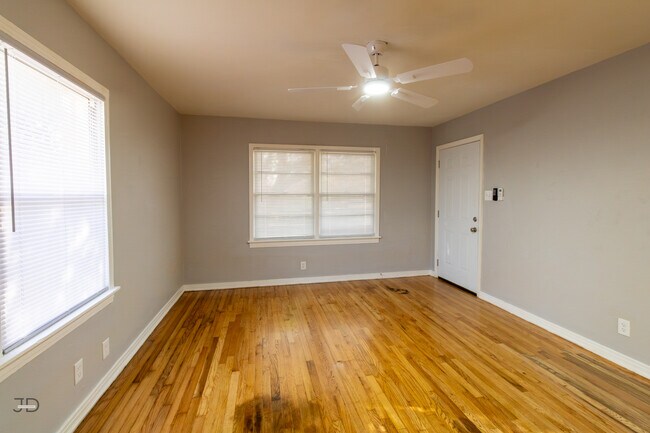 Building Photo - 3206 9th St