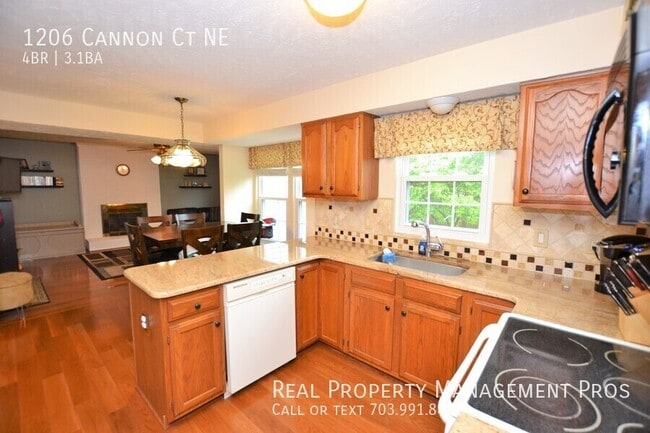 Building Photo - 1206 Cannon Ct NE