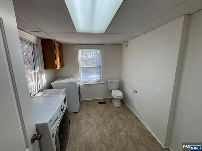 Building Photo - 86 Ringwood Ave