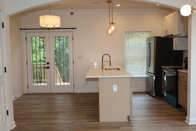 Building Photo - 3 Bedroom Single Family Home (Newly Renova...