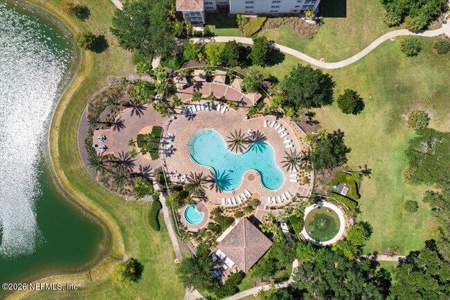 Building Photo - 115 Riverview Bend S