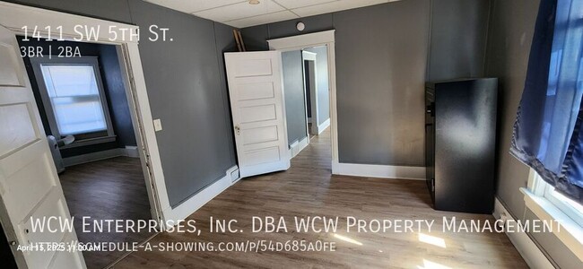 Building Photo - 1411 SW 5th St
