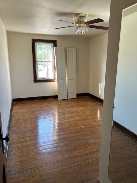 Bedroom - 838 W 4th St