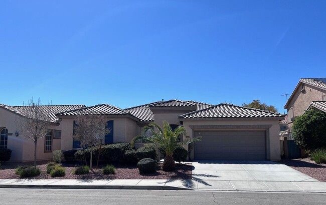 Primary Photo - SUMMERLIN SINGLE STORY FOUR BEDROOM THREE ...