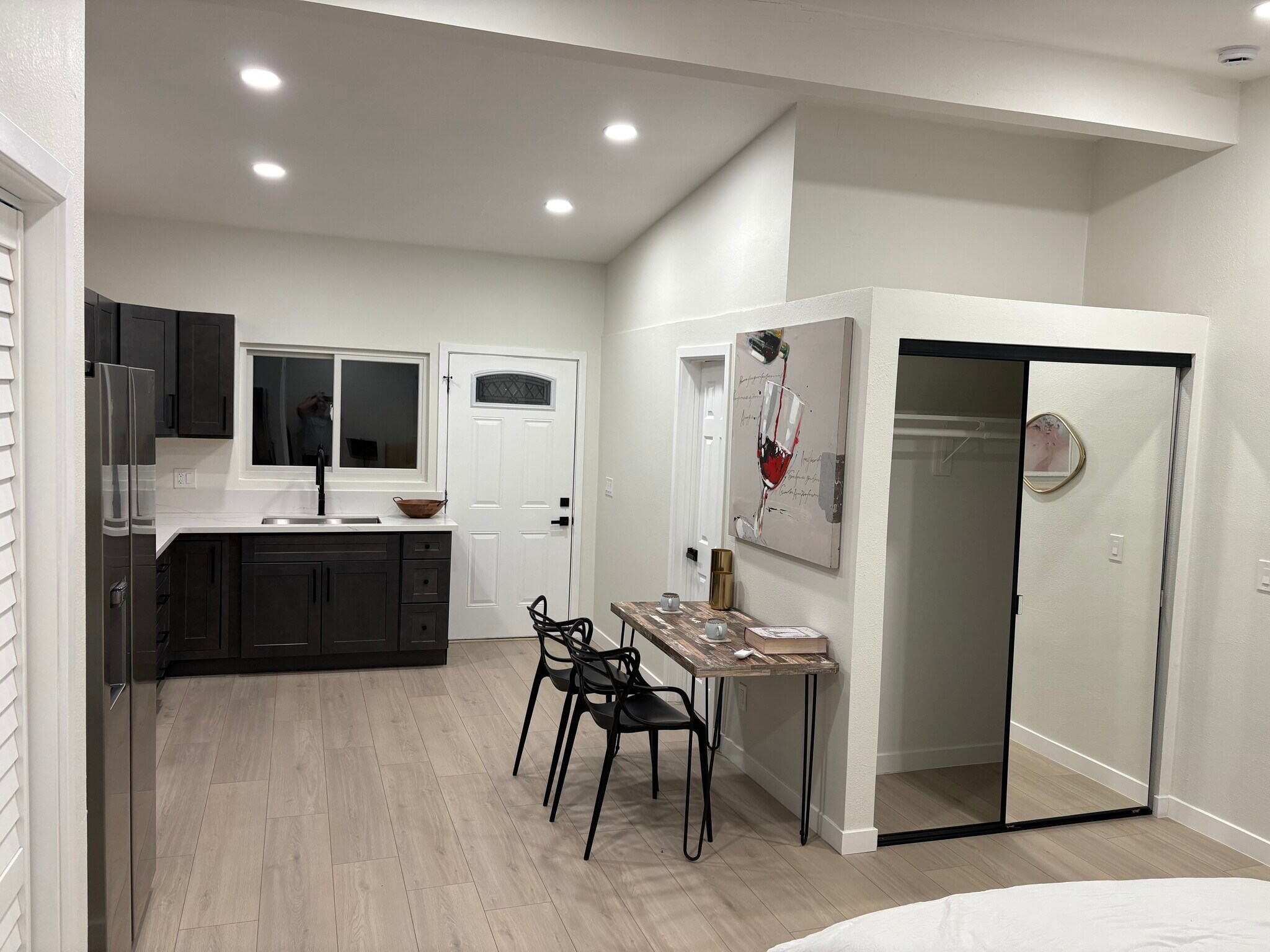 Building Photo - 6288 Broadmoor Dr
