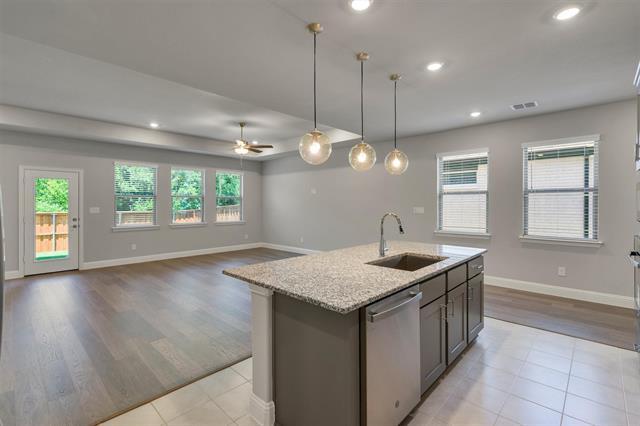 Building Photo - 3609 San Clemente Dr