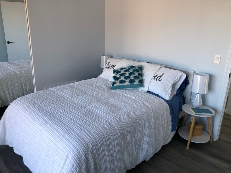 Building Photo - 30001 Zenith Point Rd