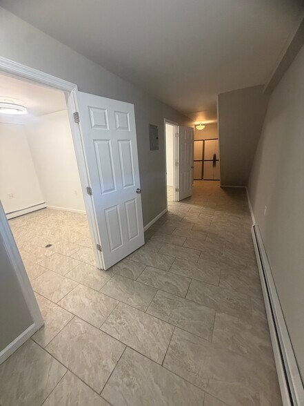 Building Photo - 14738 Springfield Ln