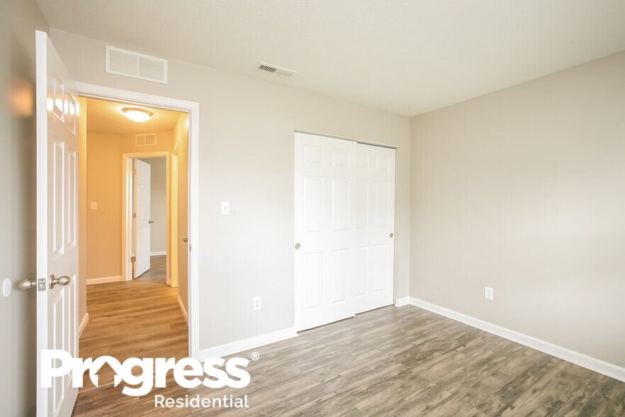 Building Photo - 4557 Walcott Dr