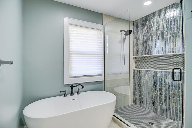 Building Photo - FOR RENT VIRGINIA BEACH