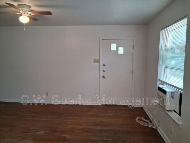 Building Photo - 3021 Avon St