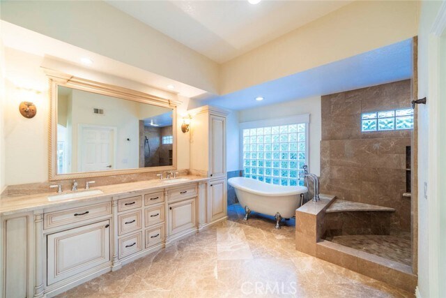 Building Photo - 29841 Weatherwood