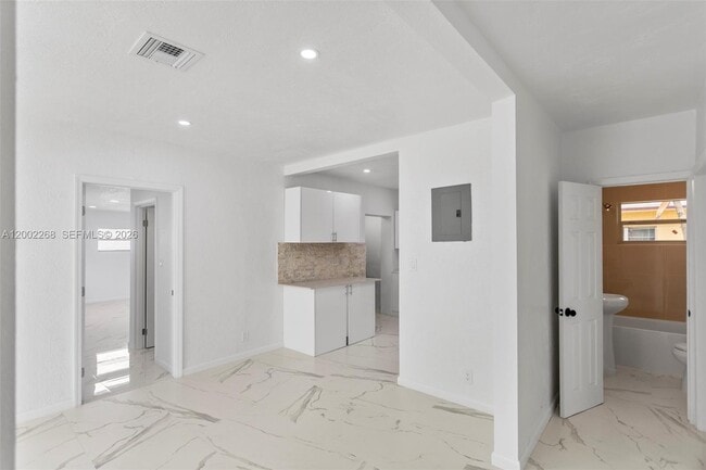 Building Photo - 988 NW 10th St