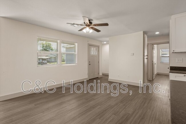 Building Photo - 104 S 195th E Ave