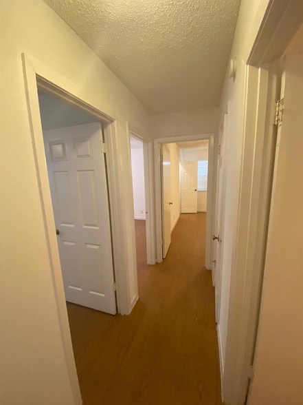 Building Photo - 3402 S Oak Dr