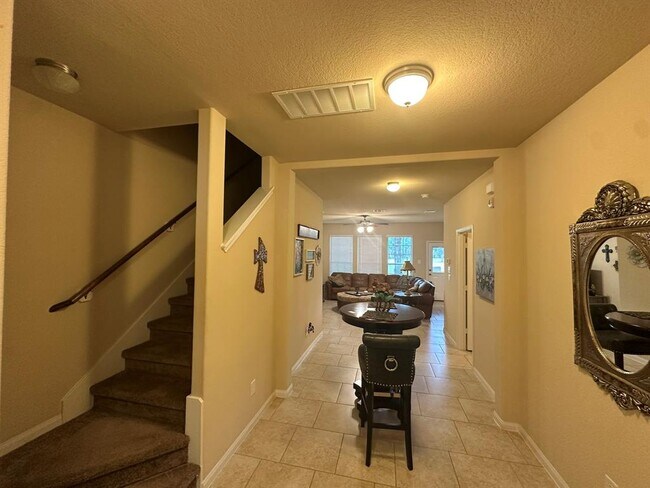 Building Photo - 16020 Fountainview Dr