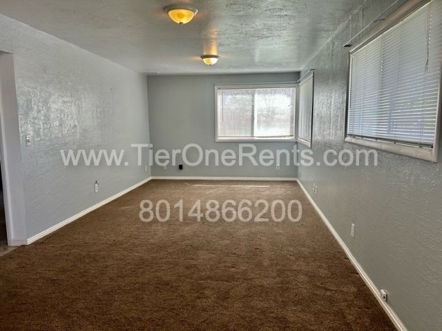Building Photo - This property offers a NO DEPOSIT option available for qualified renters!