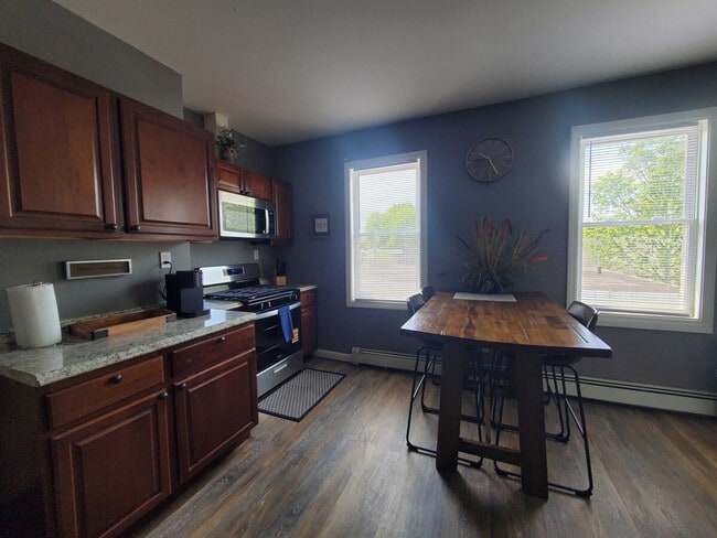 Building Photo - 3 Salmon St