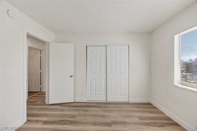 Building Photo - 1320 Gold Ave