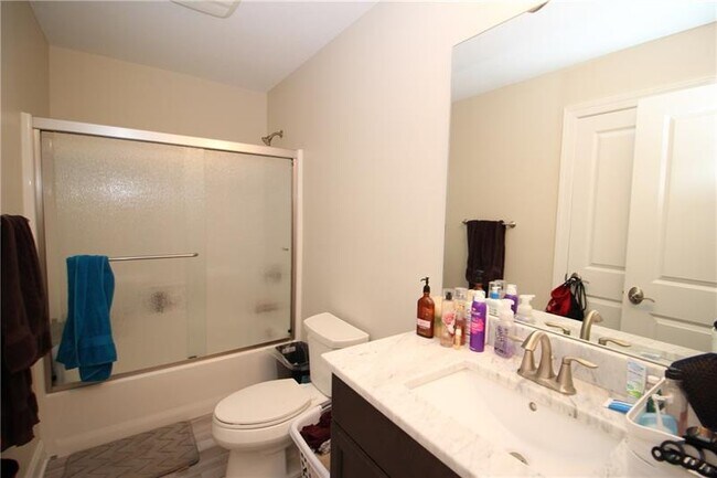 Building Photo - 102 Chapel Harbor Dr