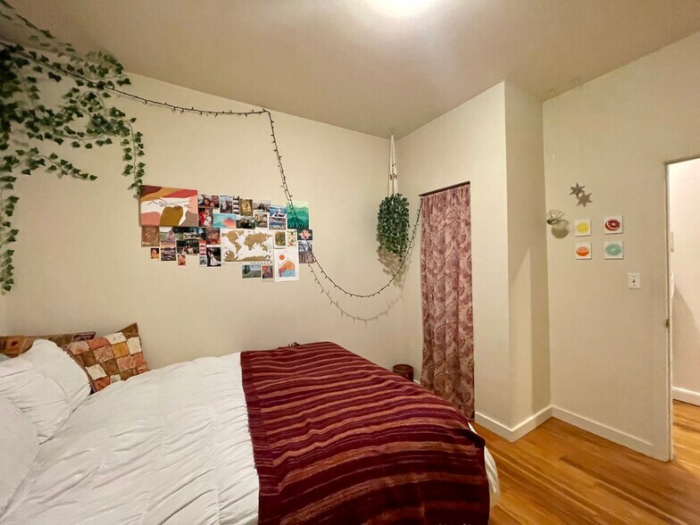 Building Photo - 616 Columbus Ave