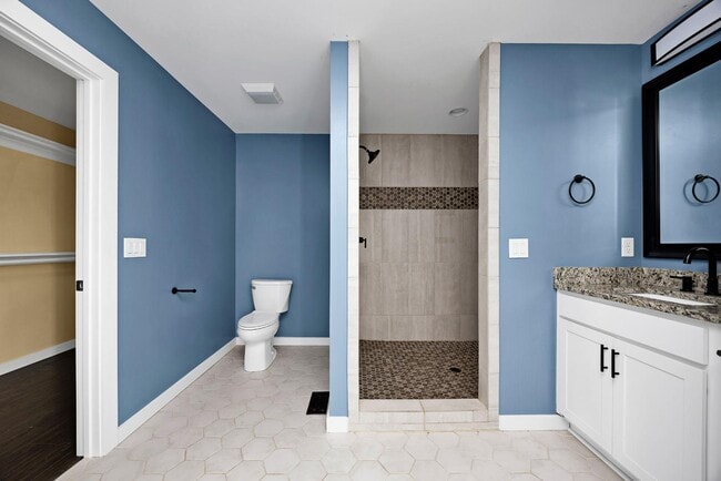 Building Photo - 369 Meadowview Dr