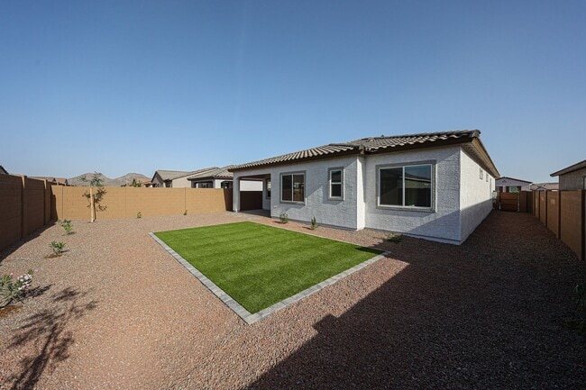 Building Photo - Beautiful 4 bedroom plus den home in Aloravita