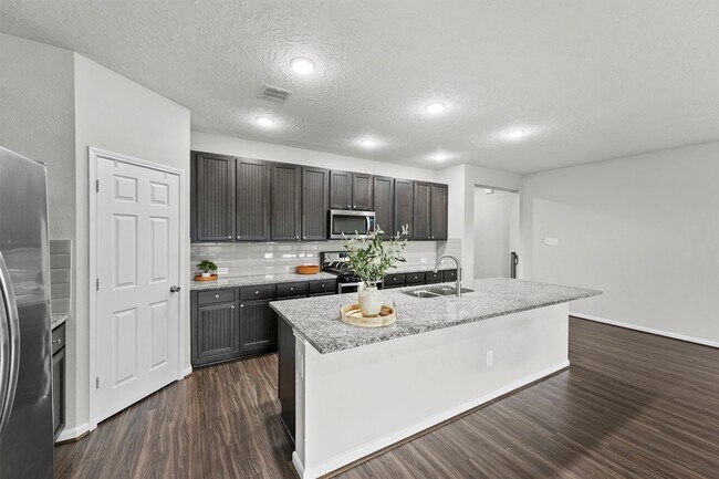 Building Photo - 15335 Oakheath Colony Ln