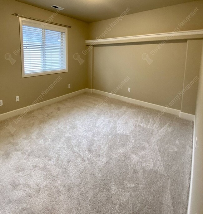 Building Photo - 3-BR Craftsman Home in NW Bend- Boyd Acres