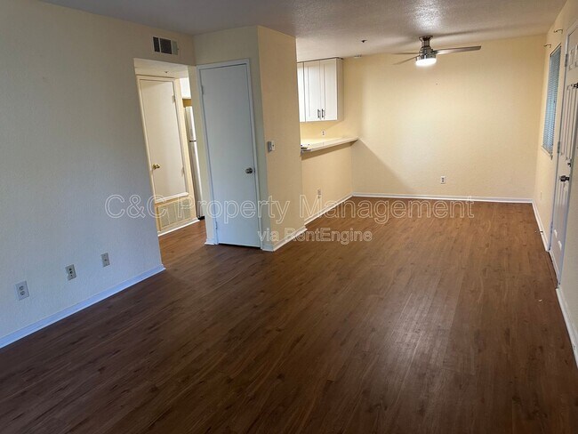 Building Photo - 1019 Dornajo Way