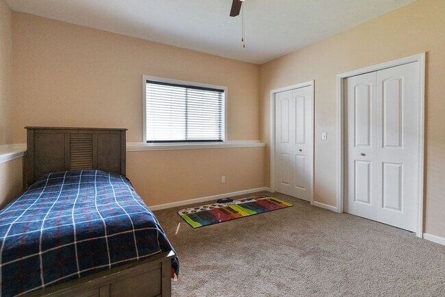 Building Photo - 2552 60th St SE